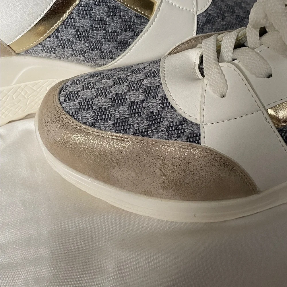 Elegant Women's Platform Sneakers - White, Gold, and Gray